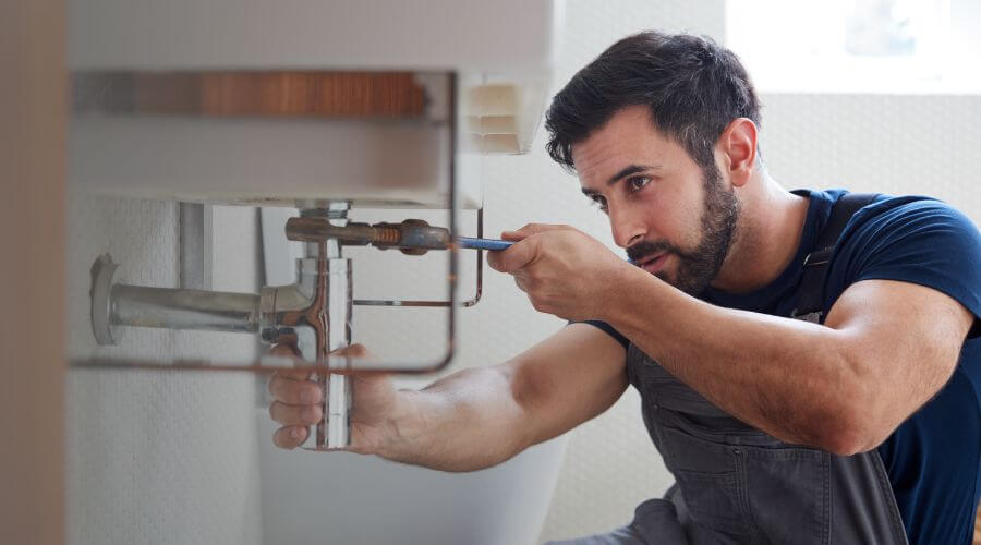 Professional water heater installation services in De Leon, TX